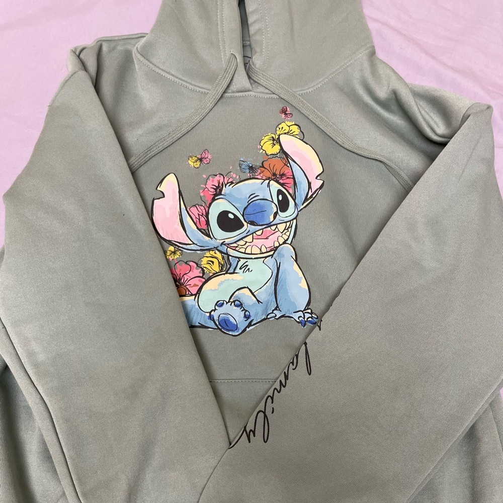 Disney "Stitch" pullover